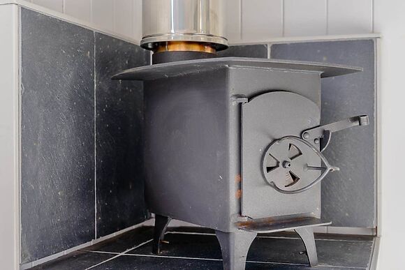 The Hut at Hole Farm