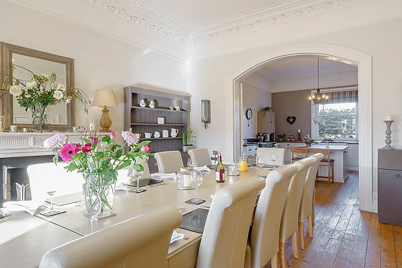 Sinatra Villa in Cheltenham