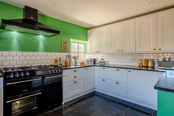 The Retreat At Bradstock Cottages
