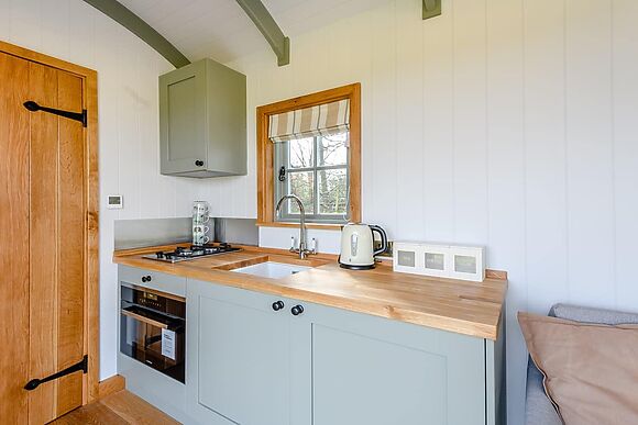 Shepherds Hut Retreat in Alderbury