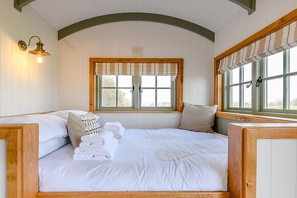 Shepherds Hut Retreat in Alderbury