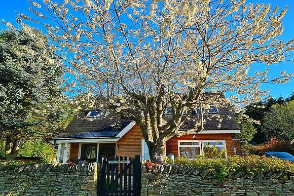 Rose Cottage in Wooley