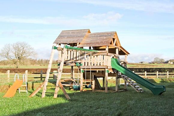 Bwthyn Derwen in Ystrad Meurig