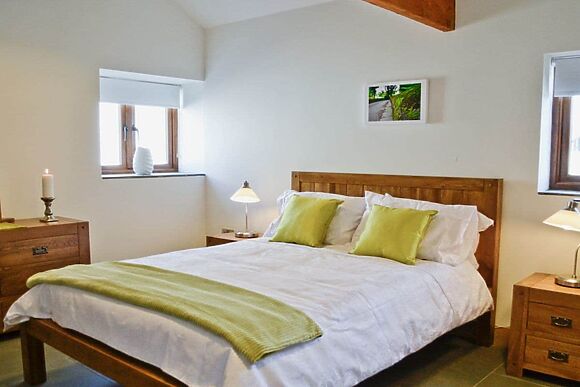 Bwthyn Y Mynach in Nantgaredig