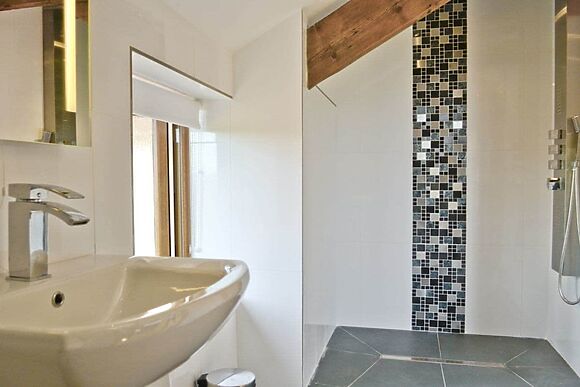 Bwthyn Y Mynach in Nantgaredig