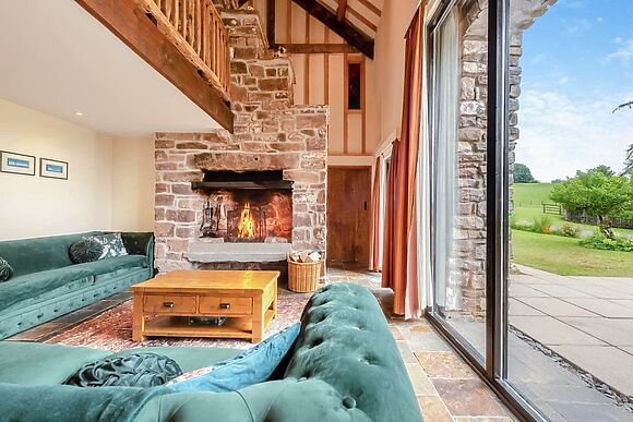 Ysgubor Fawr in Gwynfe