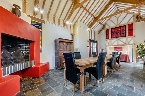 Ysgubor Fawr in Gwynfe