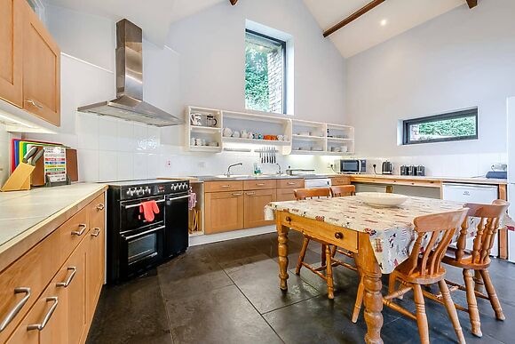 Ysgubor Fawr in Gwynfe