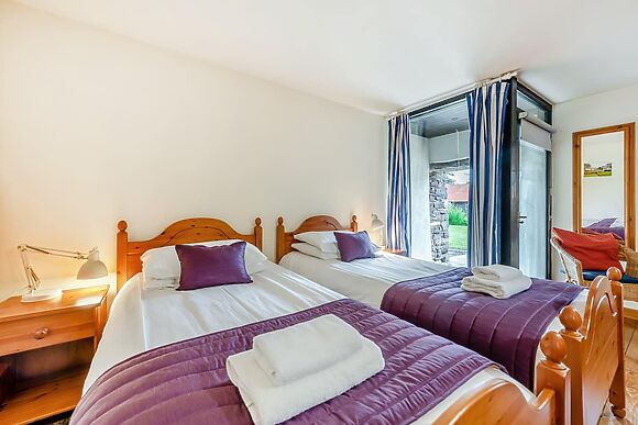 Ysgubor Fawr in Gwynfe