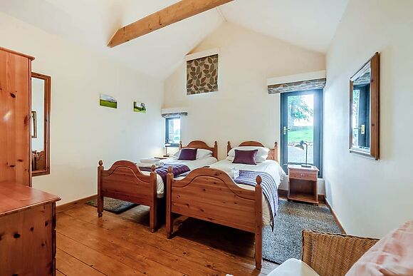 Ysgubor Fawr in Gwynfe