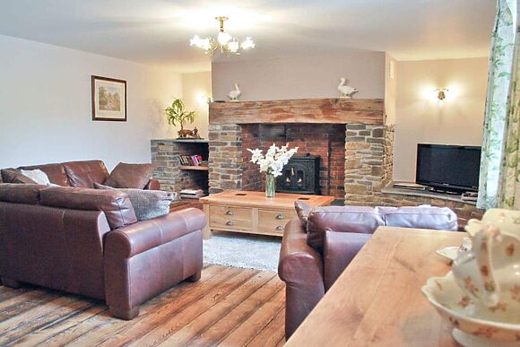 The Farmhouse at Ffynnonmeredydd Cottages