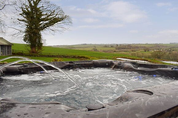 The Farmhouse at Ffynnonmeredydd Cottages