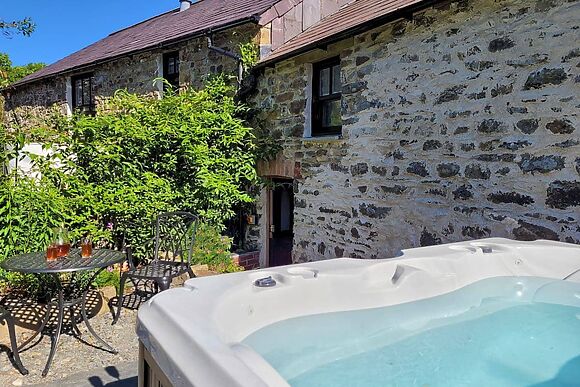 Snuggle Cottage in Llangrannog