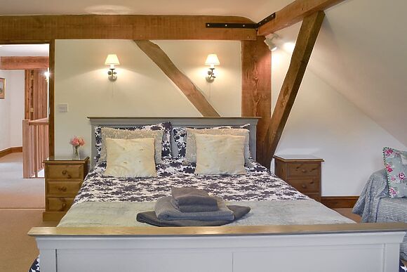 Saunders Oast Barn