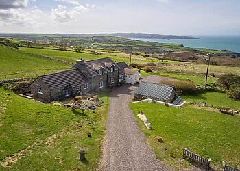 Penmynydd Uchaf in Dinas Cross