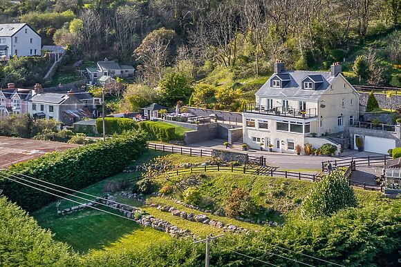Edith Villa in Pendine