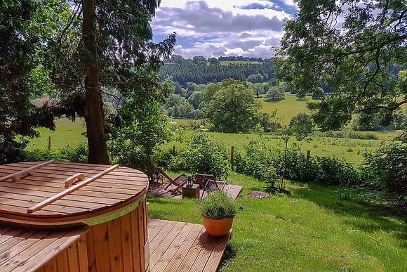 Cwm Dwr Bluebell Hut
