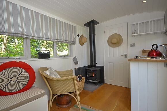 Cwm Dwr Bluebell Hut