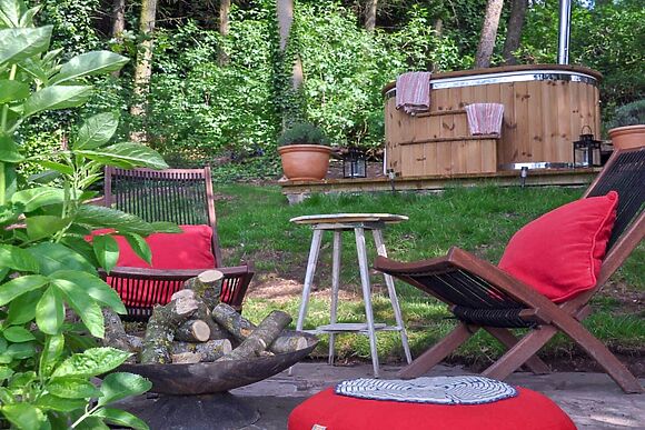 Cwm Dwr Bluebell Hut