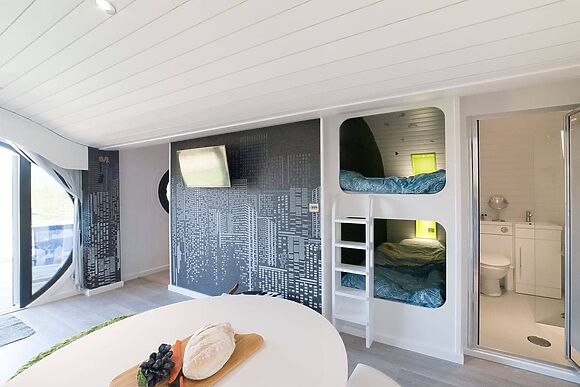 Let’s Glamp Retro Madonna