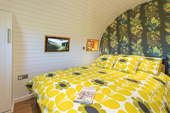 Let’s Glamp Retro Queen