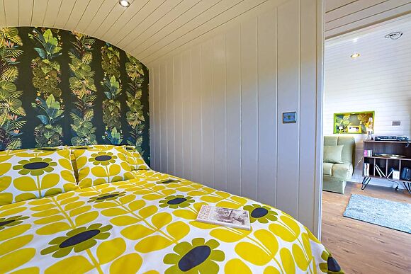 Let’s Glamp Retro Queen