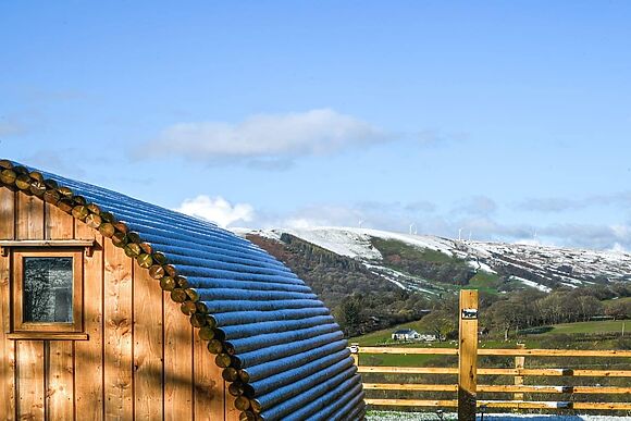 Cerniog Cabin in Newtown