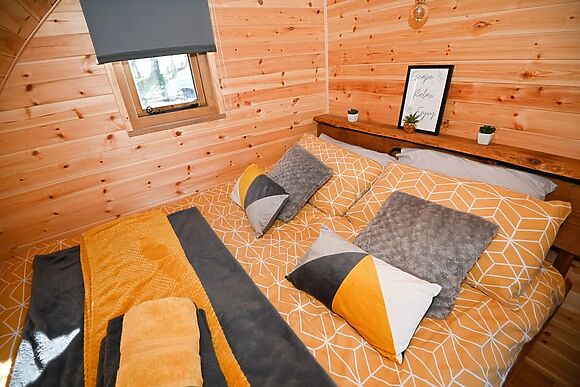 Cerniog Cabin in Newtown