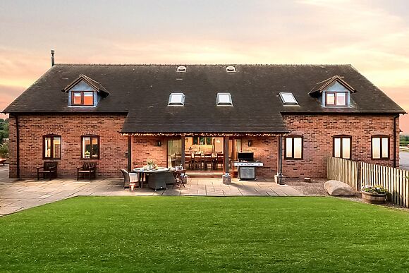 Kingfisher Cottage At Dinney Farm