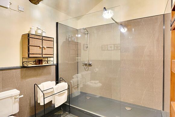 Henry’s Haunt in Alport