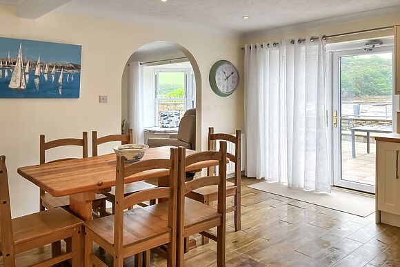 Island Quay 10