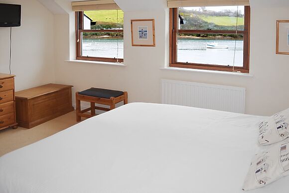 Island Quay 10