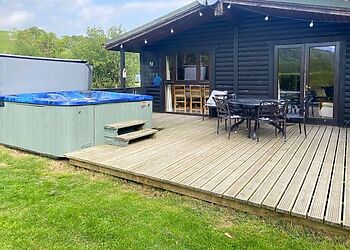 Edw Lodge at Boatside