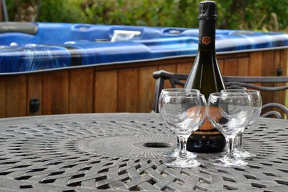 Edw Lodge at Boatside