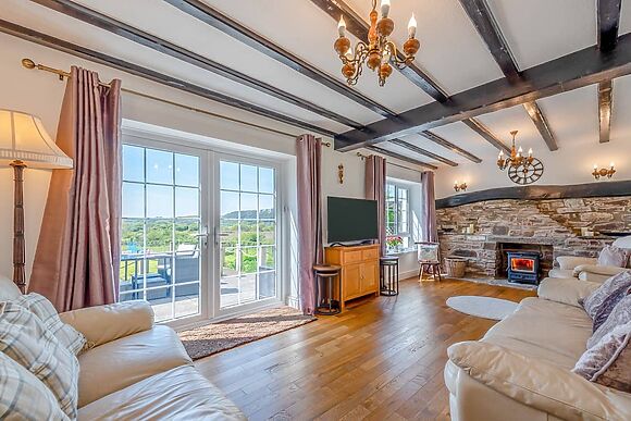 Bronyn Cottage in Ferryside