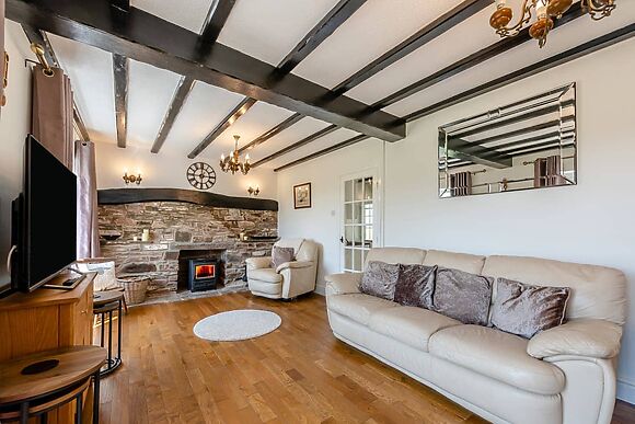 Bronyn Cottage in Ferryside