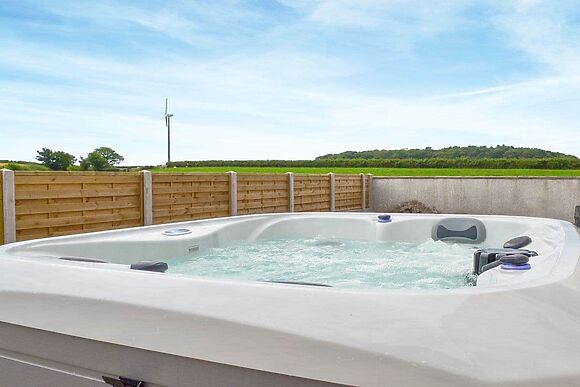 Taters Barn in Aikton