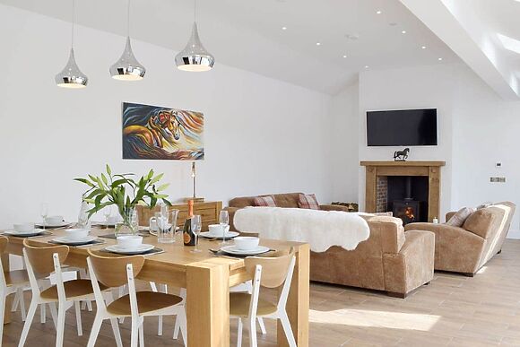 Manor Lodge Stables in Wiston