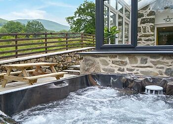 Ysgoldy Salem at Cewydd Cottages