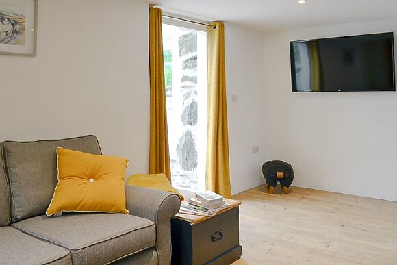 Ysgoldy Salem at Cewydd Cottages