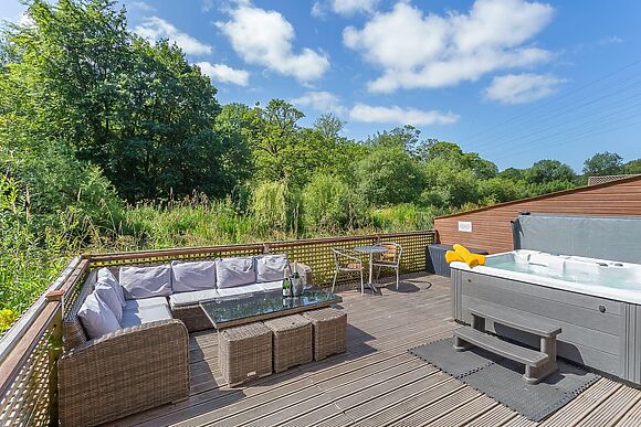 Waterside Lodge Thirteen in Elland