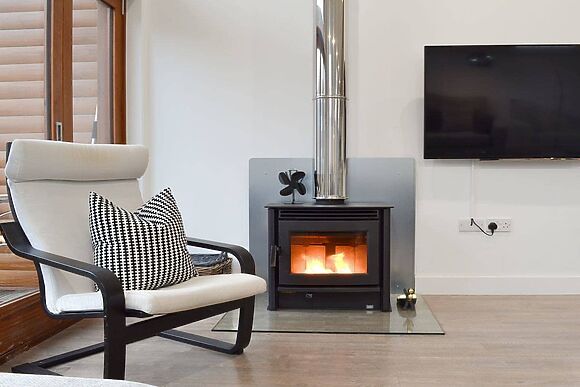 Waterside Lodge Thirteen in Elland