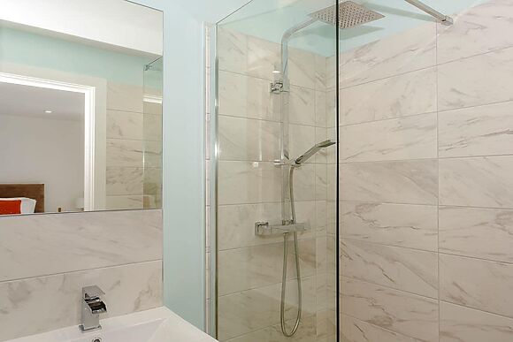 Waterside Lodge Thirteen in Elland