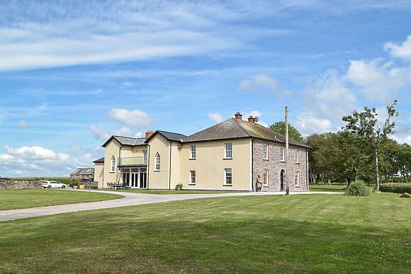 Swn-Y-Don in Llansteffan