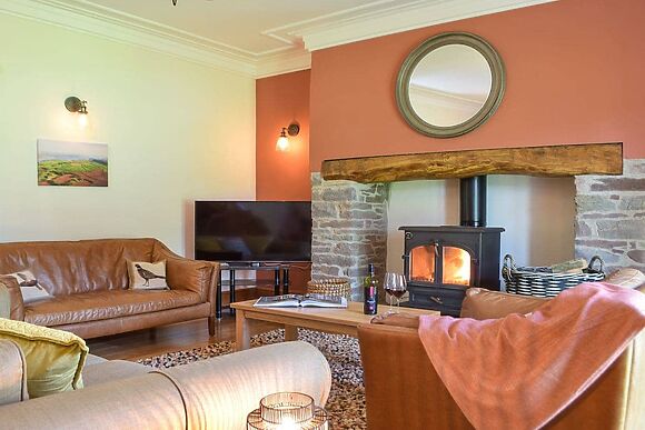 Swn-Y-Don in Llansteffan