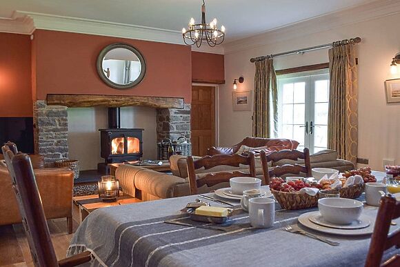 Swn-Y-Don in Llansteffan