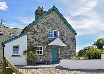 Gamekeepers Cottage in Newchapel