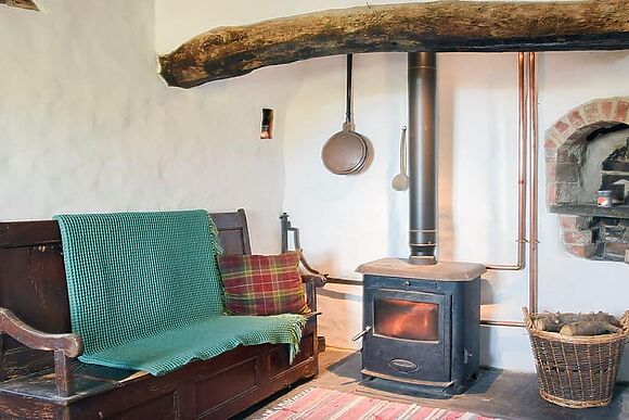 Gamekeepers Cottage in Newchapel