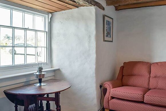 Gamekeepers Cottage in Newchapel