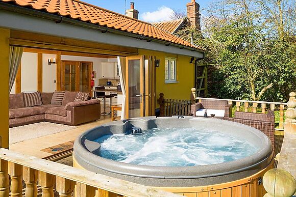 Owls Hoot at Serenity Cottages